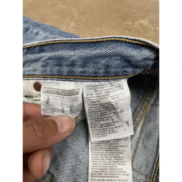 Levis 501 Jeans Mens 36x29 Light Wash Blue Straight Leg Button Fly Distressed - Picture 7 of 16